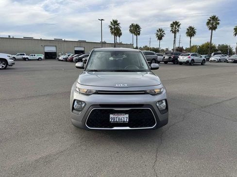 Used 2022 Kia Soul LX w/ Technology Package image 4
