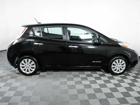 Used 2017 Nissan Leaf S w/ Charge Package FWD image 2