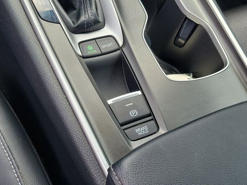 Used 2018 Honda Accord Sport image 27