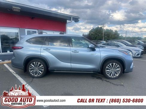 Used 2020 Toyota Highlander Platinum AWD/4WD image 4