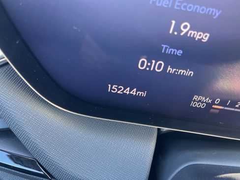 Used 2025 Buick Enclave Preferred image 32