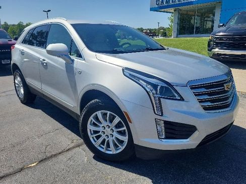 Used 2019 Cadillac XT5 FWD image 2
