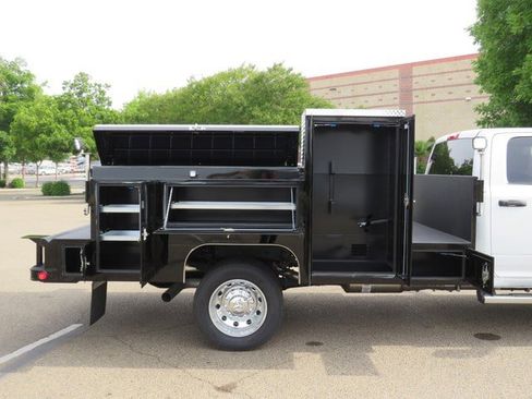 New 2023 RAM 5500 Tradesman w/ Chrome Appearance Group image 24