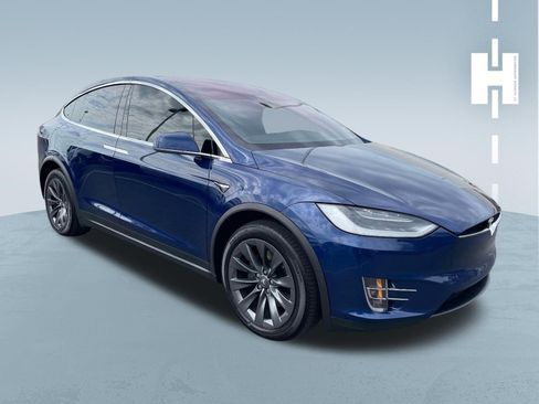 Used 2018 Tesla Model X 75D image 2