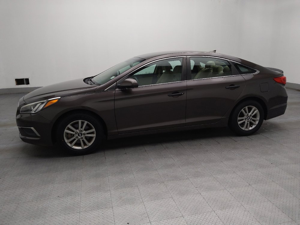Used 2017 Hyundai Sonata SE FWD image 2