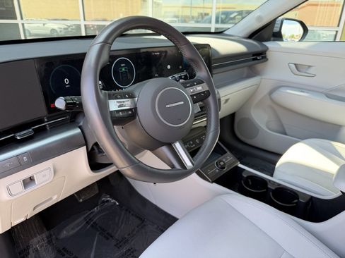 Used 2025 Hyundai Kona SEL FWD image 30