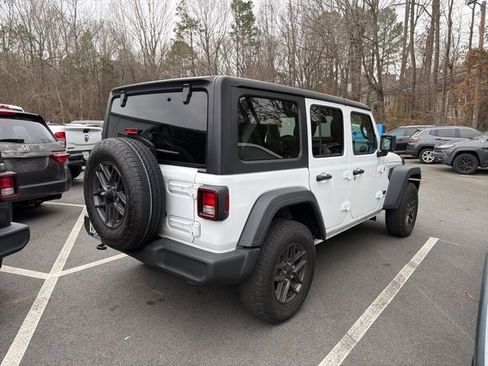 Used 2024 Jeep Wrangler Sport S image 4