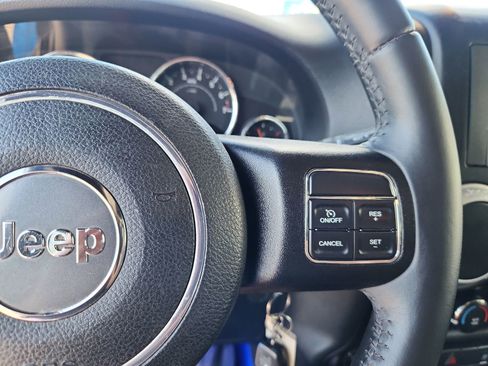 Used 2016 Jeep Wrangler Sahara w/ Connectivity Group image 20