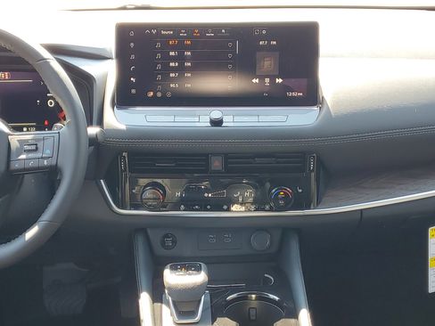 New 2026 Nissan Rogue Platinum AWD/4WD image 28