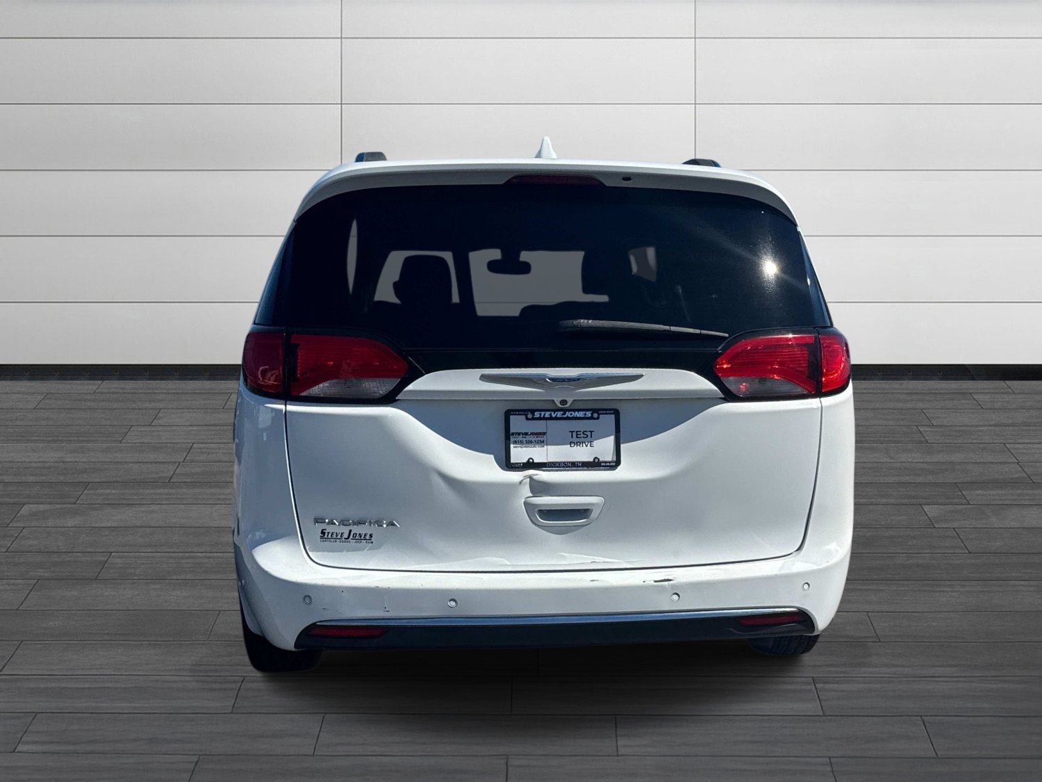 Used 2019 Chrysler Pacifica Touring-L FWD image 6