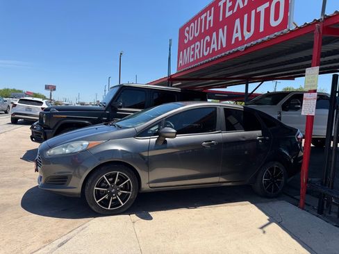 Used 2019 Ford Fiesta SE w/ Equipment Group 201A FWD image 21