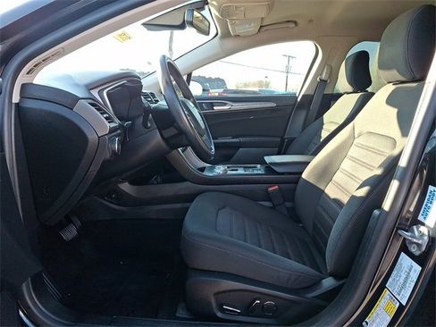 Used 2020 Ford Fusion SE image 10