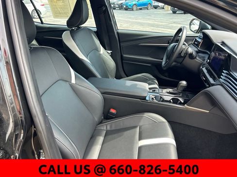 Used 2025 Toyota Camry SE FWD image 7
