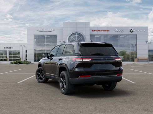 New 2025 Jeep Grand Cherokee Limited w/ Luxury Tech Group II AWD/4WD image 3