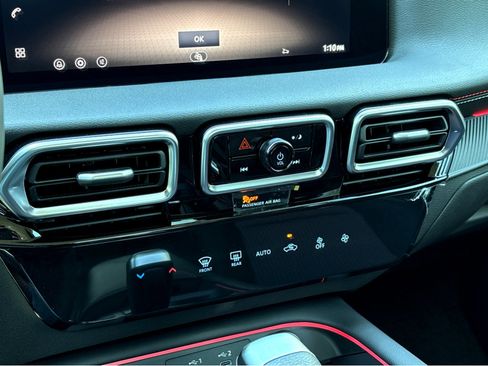 New 2026 Nissan Sentra SR w/ Floor Mat Package FWD image 6