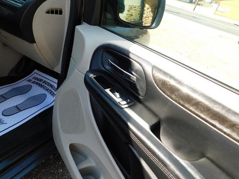 Used 2016 Dodge Grand Caravan SE w/ Quick Order Package 29E SE image 20