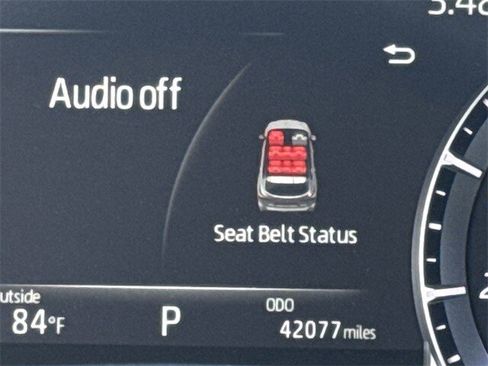 Used 2023 Toyota Highlander LE image 16