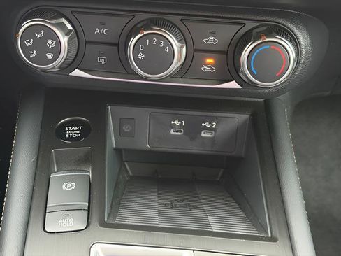 Certified 2025 Nissan Kicks SV image 15