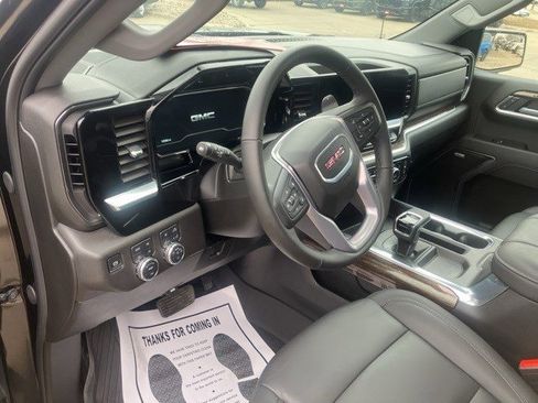 Used 2025 GMC Sierra 1500 Elevation w/ Elevation Premium Package image 17
