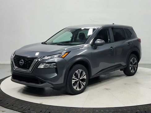 Used 2023 Nissan Rogue SV image 3