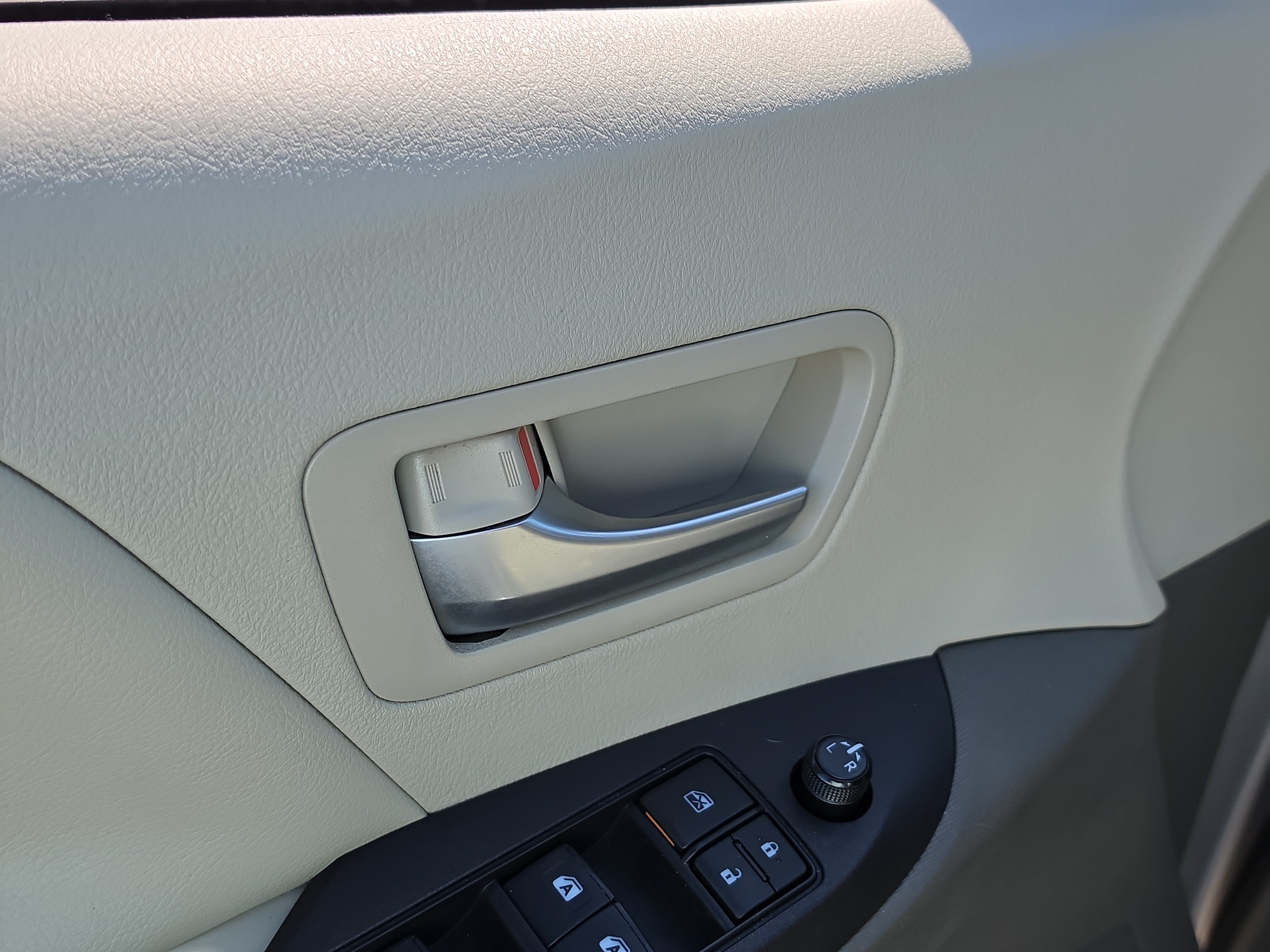 Used 2018 Toyota Sienna LE FWD image 19