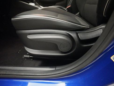 Used 2023 Hyundai Venue Limited w/ Cargo Package image 28