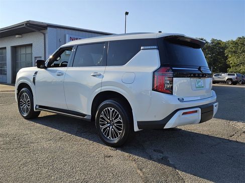 New 2026 Nissan Armada SL w/ Captain's Chari Seat Package image 8