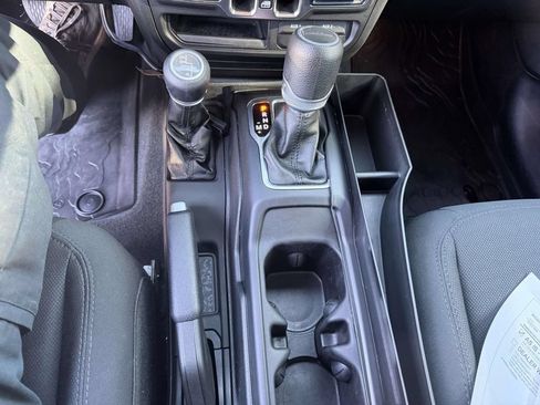 Used 2020 Jeep Gladiator Sport w/ Quick Order Package 24S AWD/4WD image 28