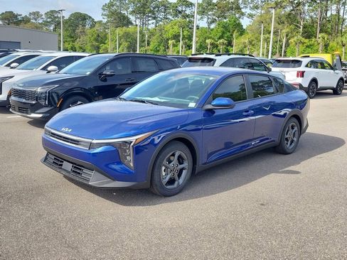 New 2026 Kia K4 LXS image 3