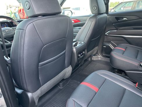 Used 2024 Chevrolet Traverse RS image 21