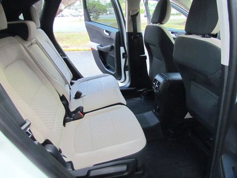 Used 2020 Ford Escape SE FWD image 24
