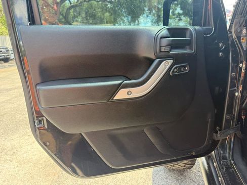 Used 2012 Jeep Wrangler Unlimited Sahara w/ Mopar Chrome Edition Group AWD/4WD image 18