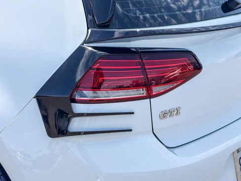 Used 2018 Volkswagen GTI S FWD image 8