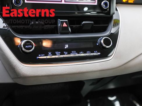 Used 2020 Toyota Corolla LE image 20