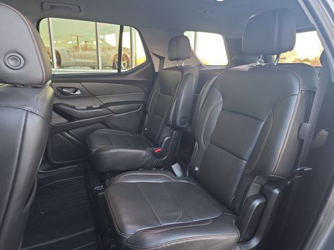 Used 2021 Chevrolet Traverse LT w/ LPO, Floor Liner Package image 36