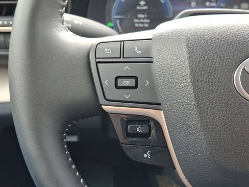 Certified 2025 Toyota Crown Limited w/ Advanced Technology Package image 23