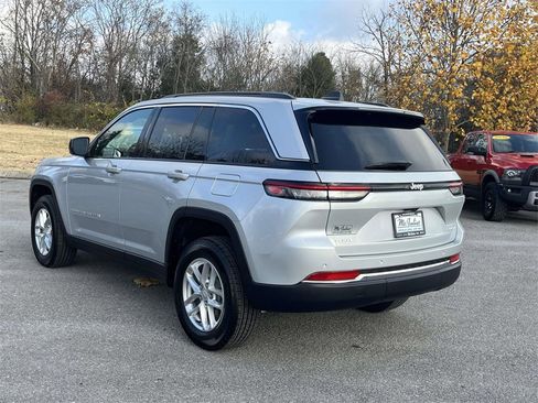 New 2025 Jeep Grand Cherokee Laredo w/ Luxury Tech Group I image 7