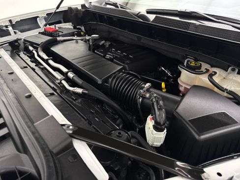 Used 2023 Chevrolet Silverado 1500 LT AWD/4WD image 77