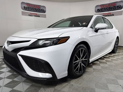 Used 2023 Toyota Camry SE image 7