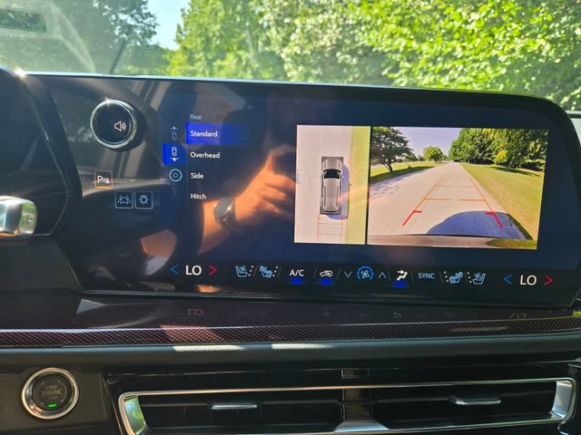 New 2026 Chevrolet Traverse RS w/ LPO, Floor Liner Package FWD image 24