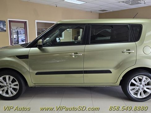 Used 2013 Kia Soul + FWD image 6
