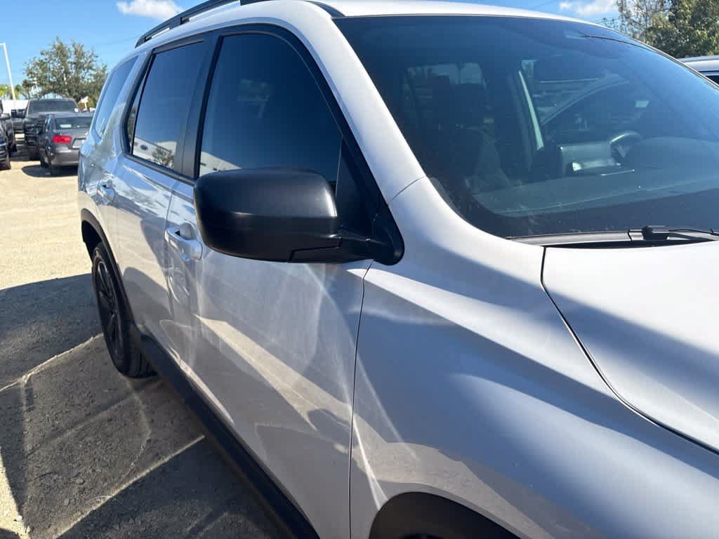 Used 2025 Honda Pilot Sport image 4