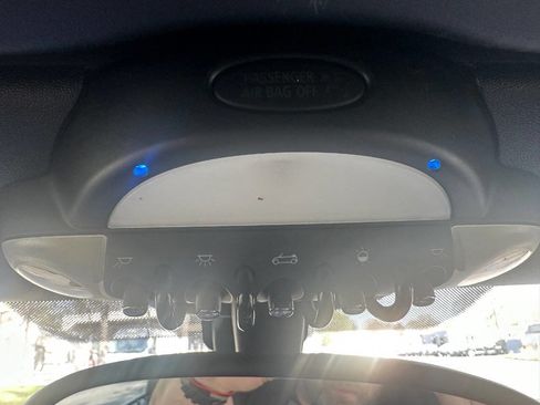 Used 2015 MINI Cooper Convertible image 18