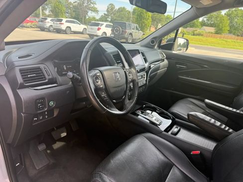 Used 2018 Honda Pilot Elite image 9