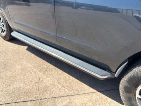 Used 2022 Ford Expedition XLT RWD image 11