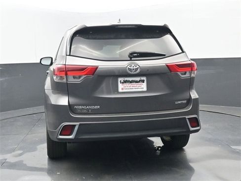 Used 2018 Toyota Highlander Limited Platinum image 4