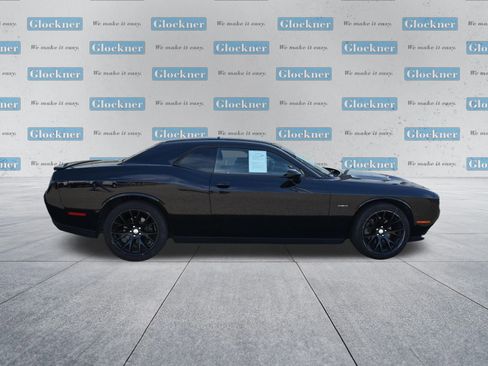 Used 2016 Dodge Challenger R/T image 4