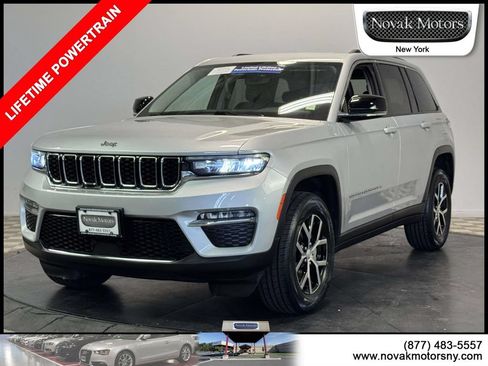 Used 2023 Jeep Grand Cherokee Limited AWD/4WD image 4