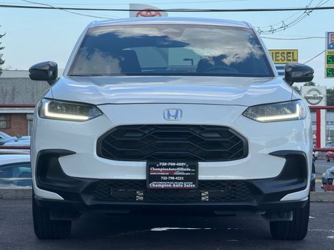 Used 2023 Honda HR-V Sport image 2