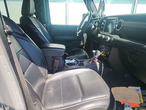 Used 2019 Jeep Wrangler Unlimited Sahara AWD/4WD image 11